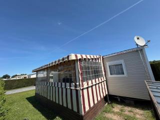 MH699 - 4 min à pied de la Fun zone - 3ch - Terrasse et Clim - Camping Les Charmettes 4 étoiles - 6