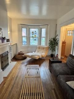 Toronto Roncesvalles Gem short-term rental 3 bedroom home sleeps 5 - 0