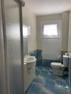 Apartamentos Elvira a 50 metros de la playa de Caneliñas, situado en la segunda planta - 5