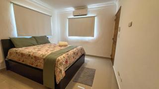 Modern Poolside Apartment Near the Beach - 3