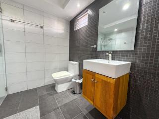 Modern Poolside Apartment Near the Beach - 2