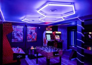 Game Room • Fire-pit • Playground • Gym • Billiard - 0