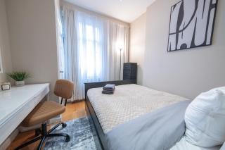Comfy 2 bedroom apartment on Central Park West - 4