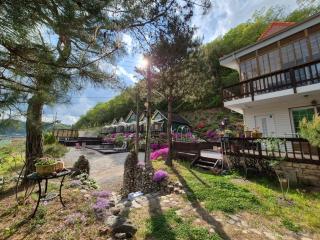 Hongcheon Riverhill Stay - 9