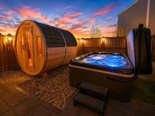 Urban Utopia - Hot Tub - Sauna - BBQ - Firetable - Garage - AC - 0