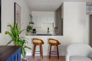 Modern Luxe Loft Poolside Escape No 209 - 8