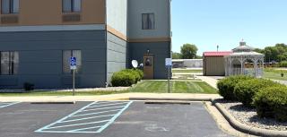 Quality Inn Litchfield Route 66 - 6
