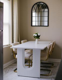 Sleeps 4 • New Modern 1BR • Private Workspace - 7