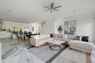 Downtown Townhome with Garage No 1612 - 9