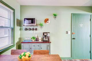 2BR Near OHare Oak Park Coffee Nook - 3