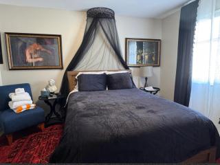 Library INN - Boutique Rooms - Free Breakfast - Hot Tub - 7