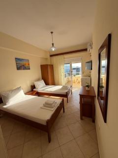 Nevi Rooms - Sarandë - 1