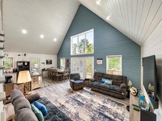 Mammoth Lake House with Gas Grill 5 King Bedrooms-Family Friendly - 3