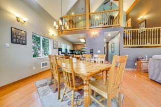 < 1 Mi to The Summit! A-Frame Getaway w/ Mtn Views - 3