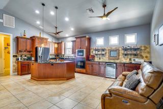 Golf Oasis w/ Gym & Pool! 6 Mi to Matlacha Island - 2