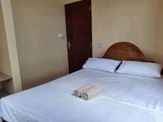 Stunning 2BR in Dar Beach, Dining, Transit Nearby apt 8 - 2