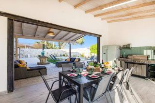Villa Amira by Villa Plus - 7