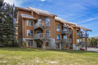 Blue Bird Sky - Ski and Golf Lodge - 0