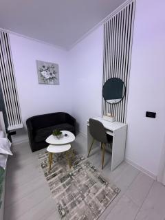 Emerald Heaven Studio 2 - 3