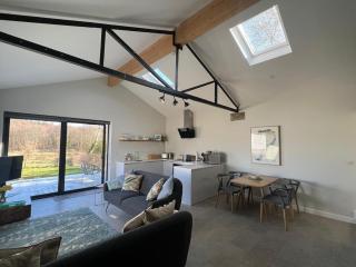 Modern 2 bed detached Cottage near Salisbury - 0
