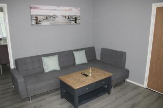 Laudsdale 3BR House for Work Crews and Families - Free Parking - 9