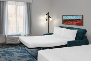 Hampton Inn Poplar Bluff - 8