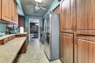 2 Mi to Denton Square! Spacious Home w/ Backyard - 2