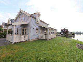 Bungalow by Water near Rotterdam with Sauna - 1