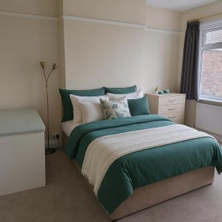 Beautiful Large Room in the Heart of Stoke - 5