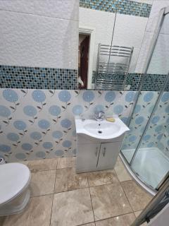 Beautiful Large Room in the Heart of Stoke - 2