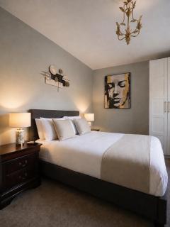 The Hillcrest, Luxury Accommodation in Castleblayney Town - 0