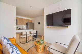 Cozy 2 bedroom home with AC and fiber optic Wi-Fi - 6
