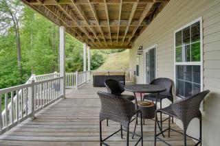 Private Hot Tub! Getaway on Smith Mountain Lake - 7
