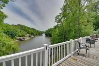 Private Hot Tub! Getaway on Smith Mountain Lake - 0