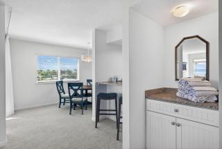 Beautifully Appointed 2-Bedroom Sanibel Vacation Rental - Sanibel Surfside 233 - 4