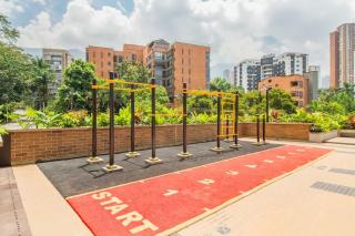 Industrial loft just steps from El Tesoro, with views, Wi-Fi, and AC - 7