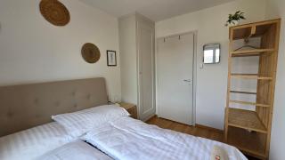 Bright Apartment with two Parking Spaces - 2