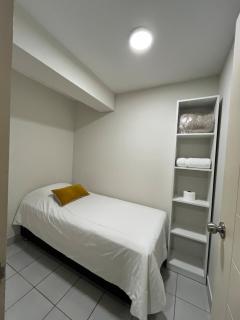Heart of Miraflores - 4BR - Steps to Kennedy Park - 8