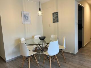 Heart of Miraflores - 4BR - Steps to Kennedy Park - 5