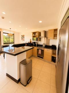 CR MARIPOSA RENTALS Luxury 2-Story Penthouse with Private Jacuzzi - 7
