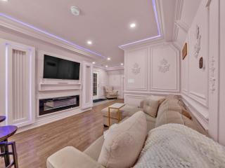 Luxurious Castle Suite - Private & Peaceful Escape - 8
