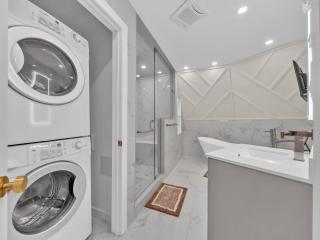 Luxurious Castle Suite - Private & Peaceful Escape - 4