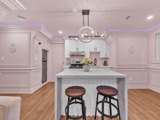 Luxurious Castle Suite - Private & Peaceful Escape - 1