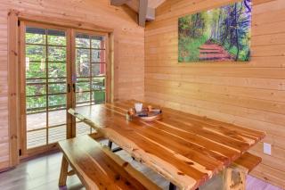 Pet-Friendly Otto Mountain Cabin w/ Fireplace! - Otto - 4