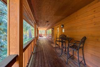 Mount Hood Cabin Retreat - 4BR Sleeps 12 - 2