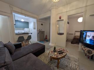 Evros Stay - Modern 2 Bedroom Ground Floor Suite - 0