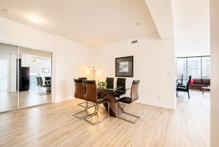Altitude Suites on Bay - Downtown Toronto Near Toronto General Hospital & Eaton Centre - 3