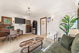 Furnished Rose Park 1BR with King Bed, WD, Parking - 9