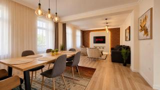 YFB I 130m2 Designwohnung mit 2 Bädern - 9