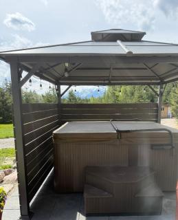Pine Marten Wilderness Cabin - Hot Tub & Mountain Views - 6